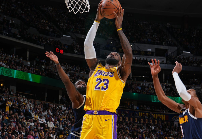 竞技宝DOTA2-詹姆斯200岁还能扣太离谱！本人回应朋友称赞：6个笑哭了表情|全明星|丹佛掘金队|nba|掘金|排名_新浪体育_新浪新闻